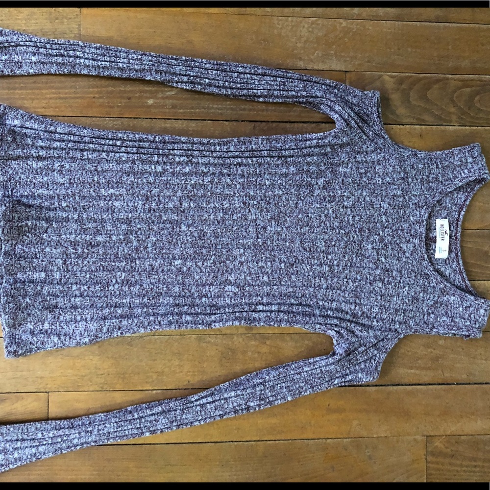 Fitted peak-a-boo sleeve long sleeve